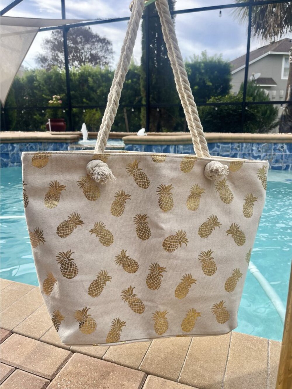 Kendall & James Pineapple Beach Tote NWT Gold Foil Canvas Bag - Picture 2 of 7
